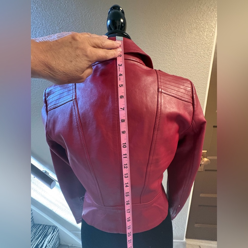 Elegant Red Leather Jacket for Women - Picture 4 of 9